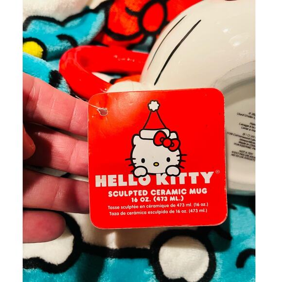 Hello Kitty Christmas 60* 70 throw Hello kitty face mug 16 and gift wrap bundle - Picture 6 of 10